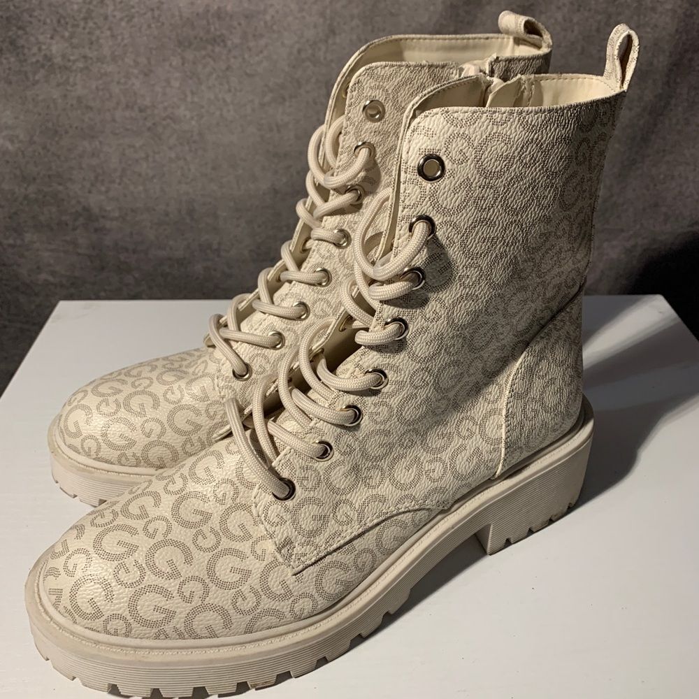 Guess Los Angeles Cream Patterned Combat Boots Women’s Sz 8